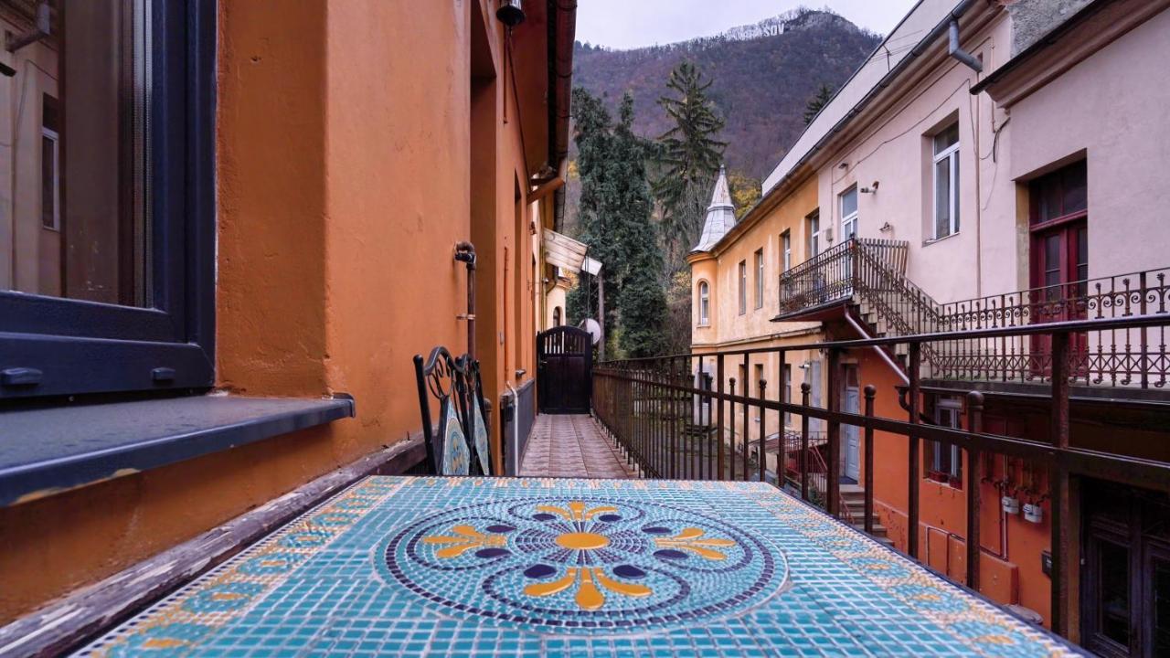 2 Bedroom Oldtown Mountain View Apartment With Private Terrace And High Ceilings Rooms Brașov Exterior foto