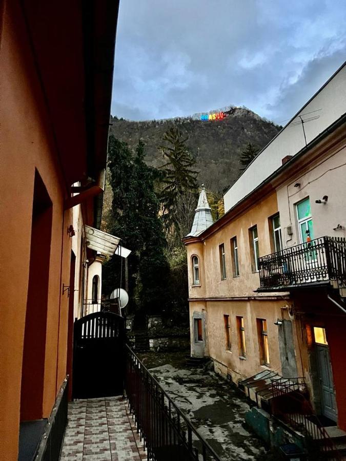 2 Bedroom Oldtown Mountain View Apartment With Private Terrace And High Ceilings Rooms Brașov Exterior foto